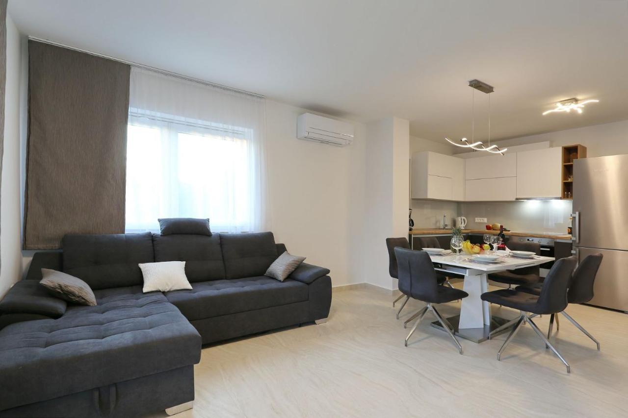 Villa Ankora 1 With Heated Pool Biograd Na Moru Exterior foto